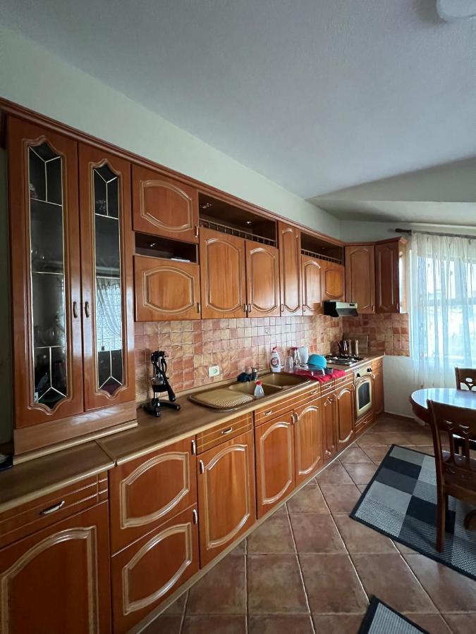 Villa Sokoli, Enjoy Sunset At This Spacious Apartment تيرانا المظهر الخارجي الصورة