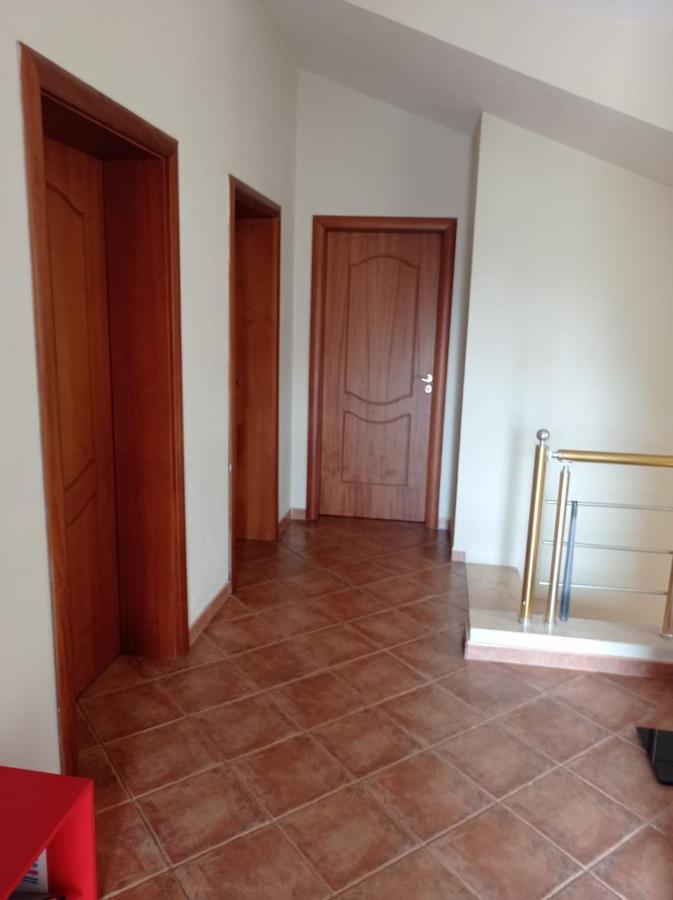 Villa Sokoli, Enjoy Sunset At This Spacious Apartment تيرانا المظهر الخارجي الصورة