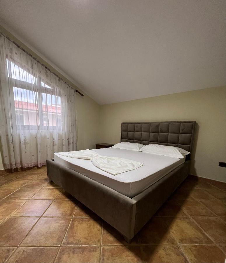Villa Sokoli, Enjoy Sunset At This Spacious Apartment تيرانا المظهر الخارجي الصورة